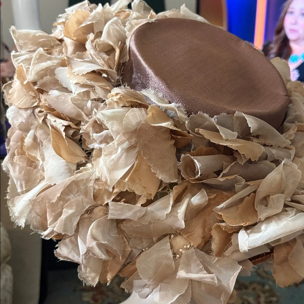 Vintage floral large brimTan Hat with trim (see pictures) - Picture 9 of 11